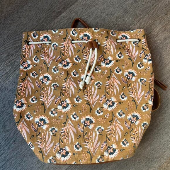 Universal Thread Canvas Floral print drawstring bucket style bag backpack - Picture 11 of 11